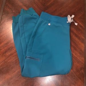 Like new FIGS Zamora jogger scrub pants petite medium Pacific Blue.